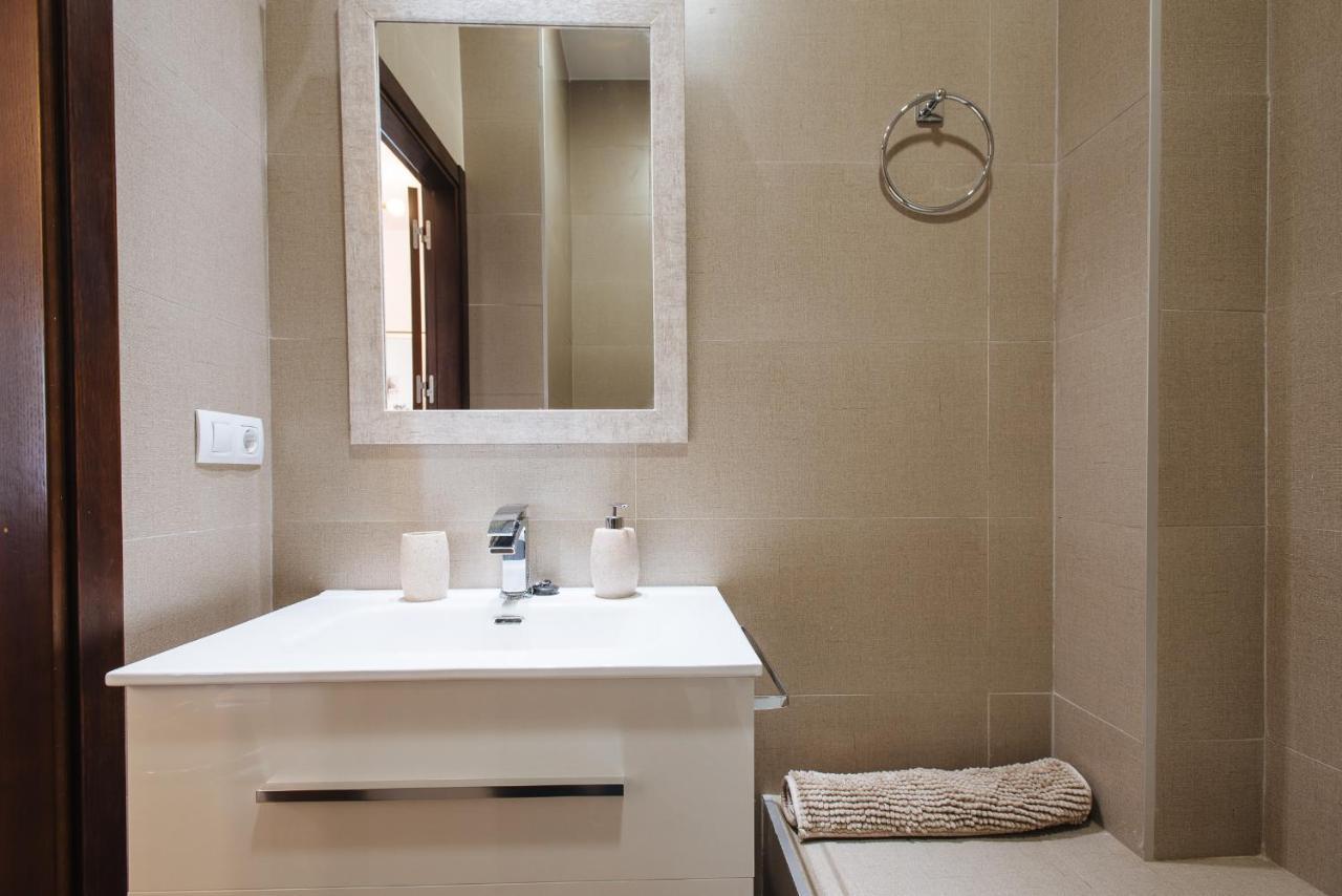 Apartamento Puerta Real - Free Parking Севілья Екстер'єр фото